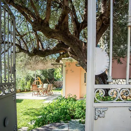 The Cerulean - The Concord Of Blue And וילה